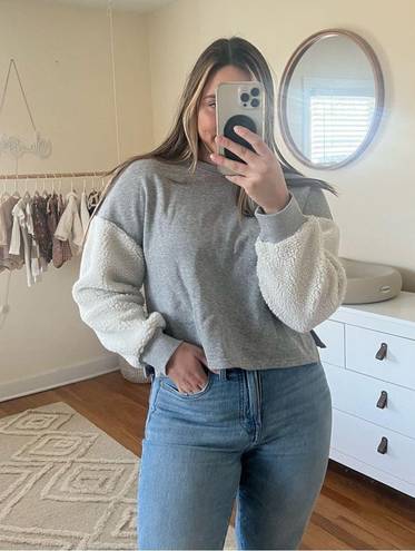 The Row all: grey cropped Sherpa-sleeved sweater