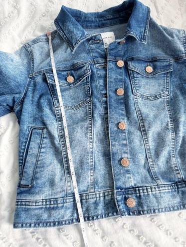 Celebrity Pink Stretch Denim Jean Jacket Size Medium Cropped Lightweight Spring