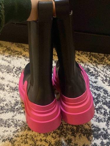 Bottega Veneta  Tire Chelsea Boots Black Pink size 39