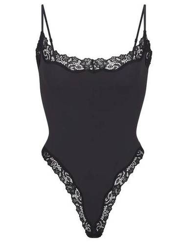 SKIMS fits everybody lace cami bodysuit Onyx black size S