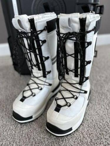 Canada Goose RARE NEW With Case  Snow Mantra Boots White Women’s Size 8 FREE SHIP