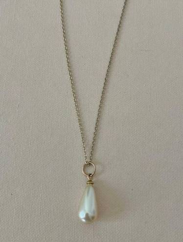 American Vintage Vintage “Elfa” Teardrop Pearl Charm Pendant Necklace Champagne Iridescent Classic 