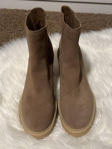 DV by Dolce Vit NWOB Dolce Vita Caster H2O Booties Suede 9.5