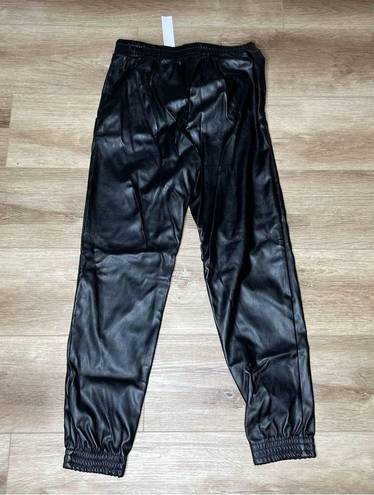 AQUA  Women's Black Faux Leather Elastic Waist/Ankle Pull On Jogger Pants sz S