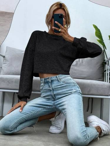 SheIn Black cropped long sleeve/sweater