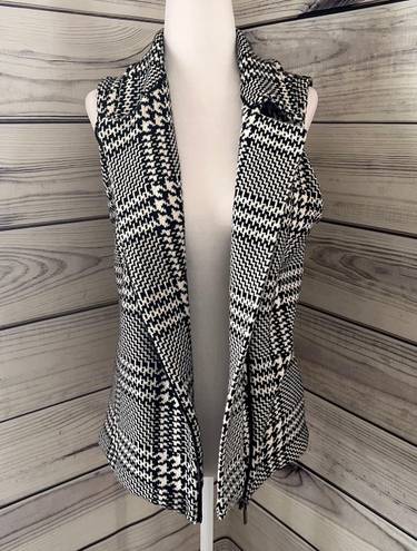 CHAPS Black & White Houndstooth Asymmetric Zip Sweater Vest