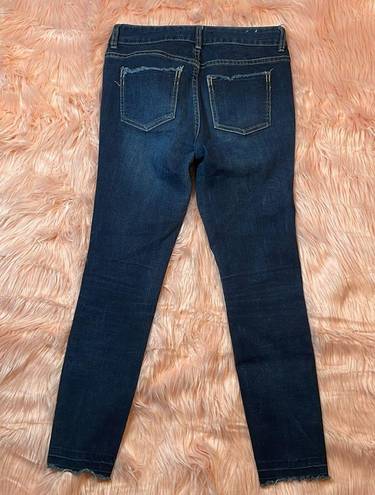 Harper  Woman’s Dark Wash Stretch Skinny Jeans Size 27