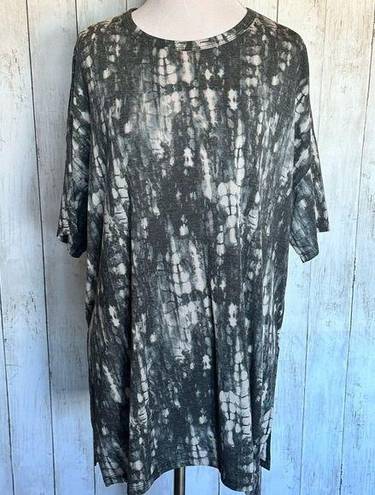 Old Navy Active  Go Dry Medium Grey Tie Dye Workout Shirt