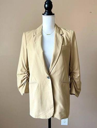 Elizabeth and James  | Tan Ruched Sleeve Long Length Blazer Sz 6