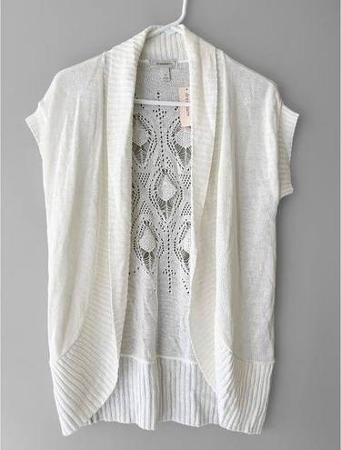 Dress Barn  Women's White Loose Knit Open front Cap Sleeve Cardigan Size M