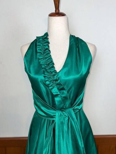 None Beautiful Custom Made Emerald Green Gown!