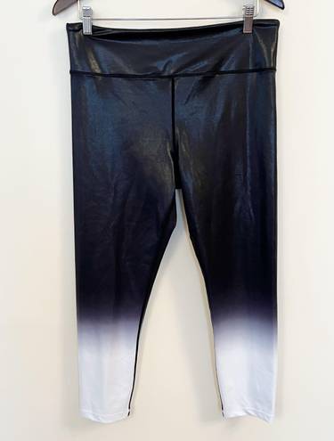 Zyia Black and White Metallic Ombré Performance Hi-Rise 7/8 Leggings Size