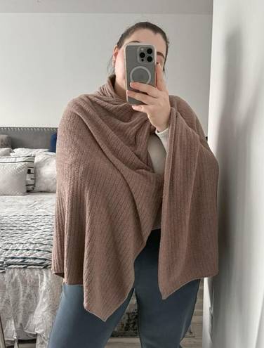 Barefoot Dreams  Cozychic Lite Wide Rib Travel Wrap In Tan Women’s One Size