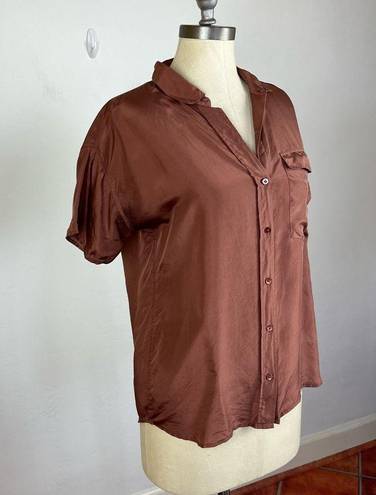 Everlane  Brown Silk Short Sleeve Button Down Shirt