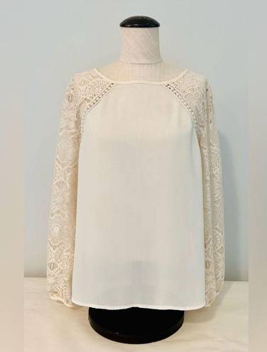 fab'rik Fab’rik Open Back Lace and Embroidered Cream Top size Medium