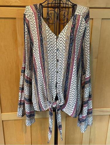 fab'rik fab’rik multi color boho bell sleeve tie front Top size Small