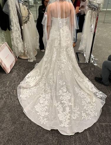 Oleg Cassini Ivory V-neck halter beaded lace ball gown wedding dress