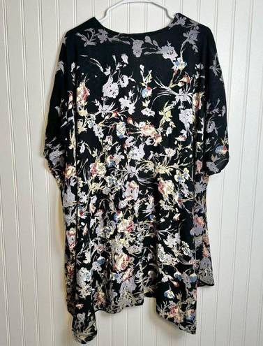 Gypsy  Love black floral short sleeve lightweight kimono size small