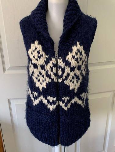 American Eagle  size m medium wool sweater vest top