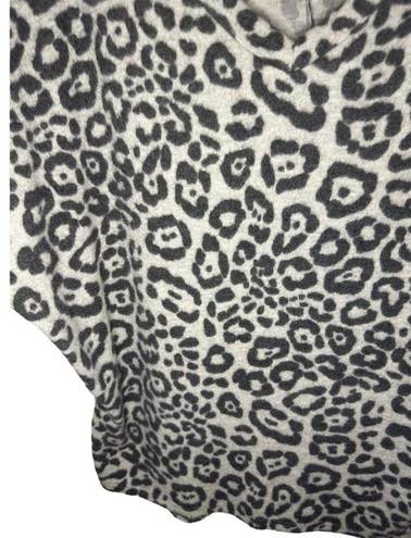 Harper Haptics by Holly  V-Neck Leopard Print Short Sleeve Gray Soft Tee Shirt