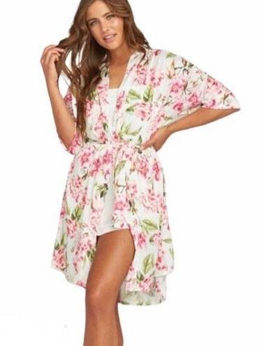 Show Me Your Mumu  Robe in large rose print. Like new, one size fits most.