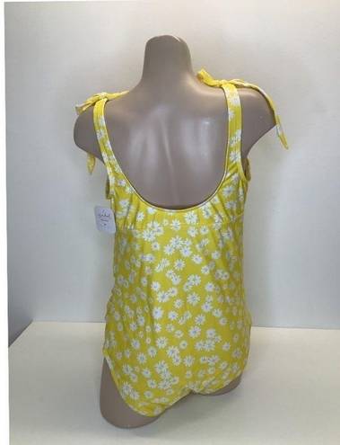 Isabel Maternity  Size XXL Daisies One Piece Swimsuit NWT