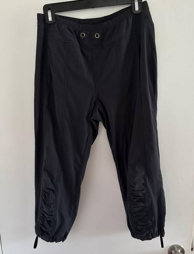 XCVI movement charcoal/black capri pants Small