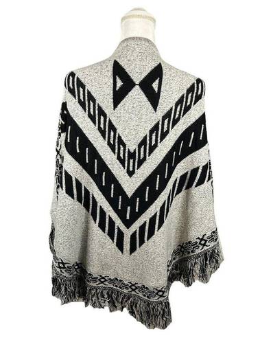 Relativity  Womens S Poncho Sweater Gray Black Southwest Aztec Fringe Bohemian