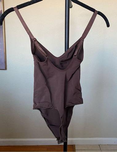 SKIMS Sculpting thong bodysuit in Cocoa NWOT size L