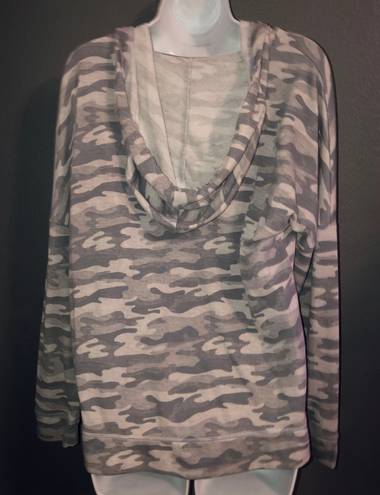 Xersion Womens Camo Fall Full zip Sweatshirt Hoodie size Medium