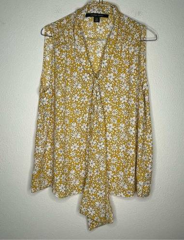 Cynthia Steffe  Yellow White Floral Top Size Medium