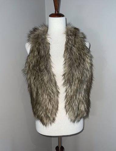 American Eagle Funky  Faux Fur Vest!