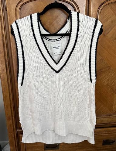 Abercrombie & Fitch Oversized Sweater Vest