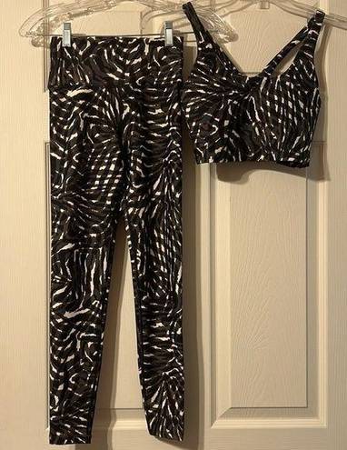 Sage NWT  Collective Tiger Spot Legging Set XS