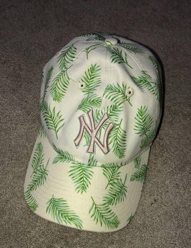 Palms Women's New York Yankees New Era White  Adjustable Baseball Hat