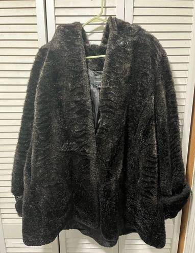 Jones New York Faux Fur Women’s Coat  Size Large