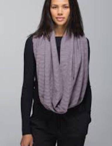 Lululemon  Vinyasa Scarf *Rulu Hyper Stripe Mauvelous Heathered Black Gray