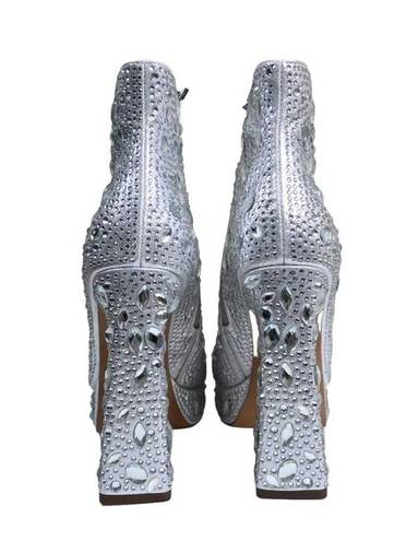 Jessica Simpson  Womens 9.5 Dollyi Crystal Embellished Bootie Silver NEW