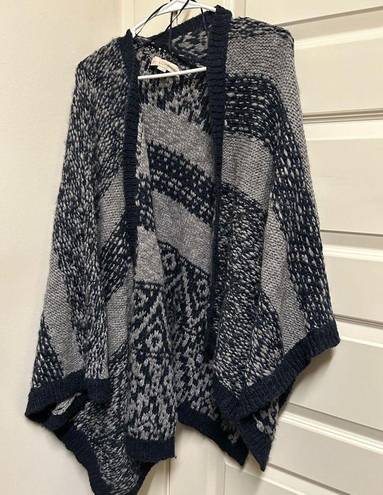 Loft Wool & alpaca poncho/shawl