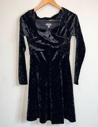 Chelsea28  Black Velvet Long Sleeve Dress women's size small