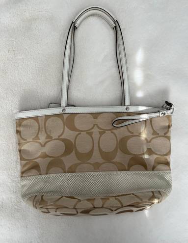 Coach Vintage Tan & Ivory Shoulder Tote Purse