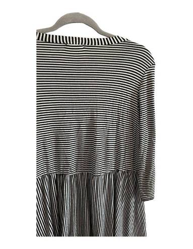 Luna e.  Women's Medium Black and White Striped Peplum 3/4 Sleeve Blouse