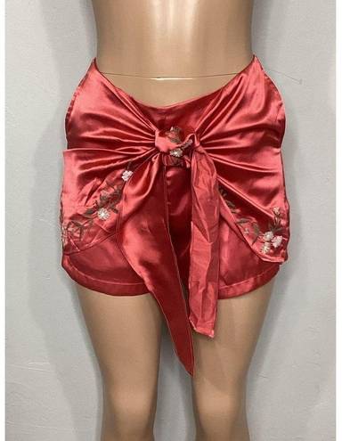 Willow & Clay New.  coral embroidered shorts with tie.