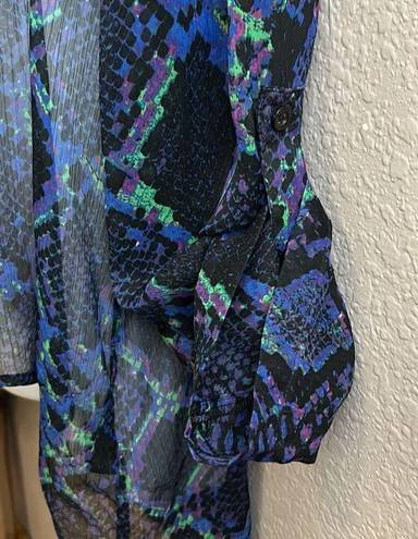 Rocawear  sheer snake skin printed blouse size XL￼