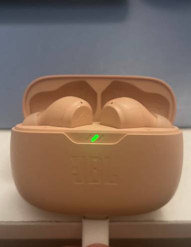 JBL Wireless Earbuds Tan