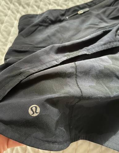 Lululemon High wasted Black Camo Shorts. 4”