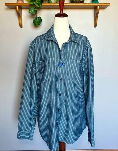 L.L.Bean NWOT  Slightly Fitted Button Down Navy Blue Shirt with Pinstripes Medium