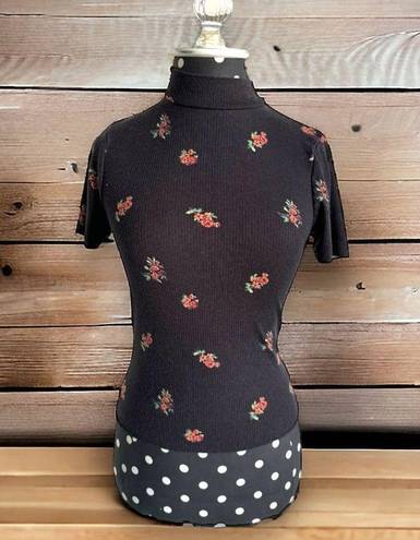 Ivy and Main  Womens Sz M Tee Ditsy Rib Mock Neck Black Top Flowers Stretchy