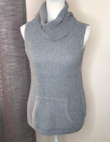 Vince Camuto Two by  Petite Small grey sleeveless turtleneck sweater