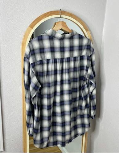 Vince  blue plaid button up blouse shirt